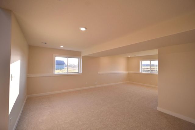 2215 Elk Run Drive SE, Pine Island, MN 55963