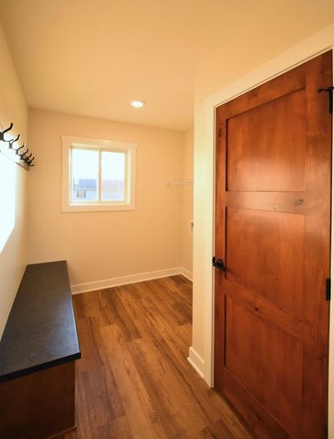 2215 Elk Run Drive SE, Pine Island, MN 55963