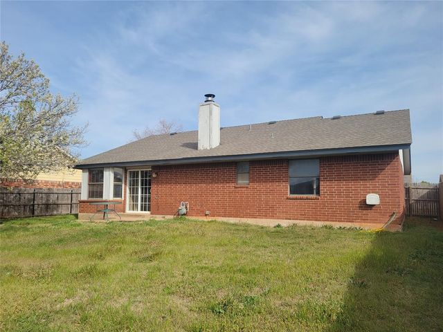 1212 NE 24th Street, Moore, OK 73160