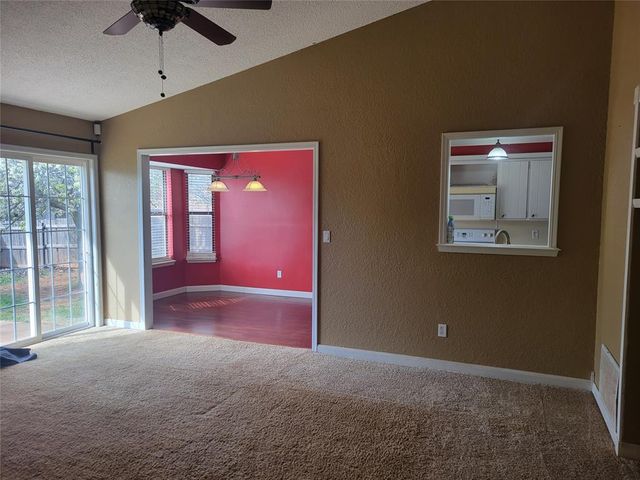 1212 NE 24th Street, Moore, OK 73160