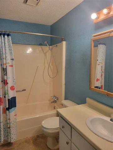 1212 NE 24th Street, Moore, OK 73160