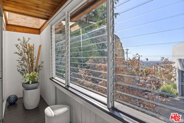 9119 Thrasher Avenue, Los Angeles, CA 90069