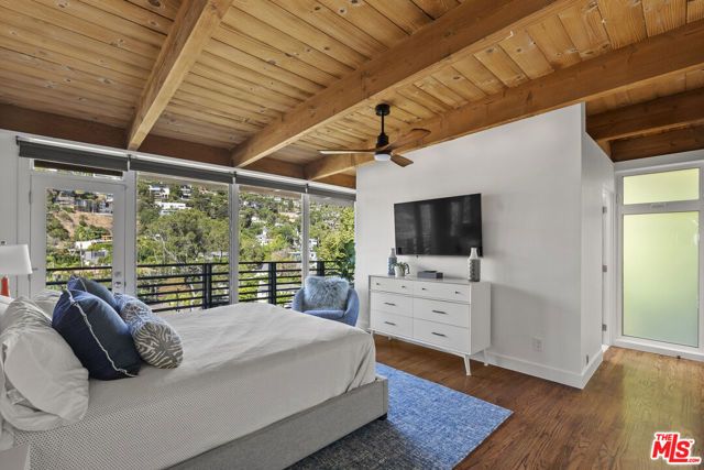 9119 Thrasher Avenue, Los Angeles, CA 90069