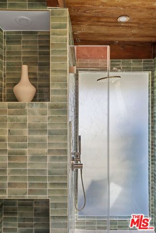 9119 Thrasher Avenue, Los Angeles, CA 90069