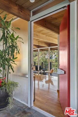 9119 Thrasher Avenue, Los Angeles, CA 90069