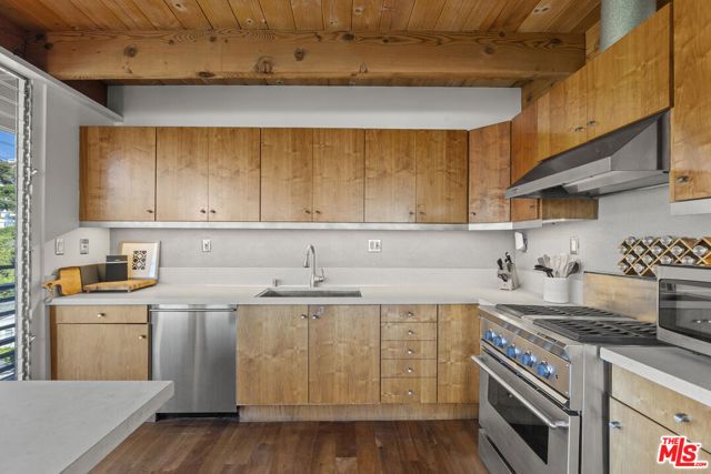 9119 Thrasher Avenue, Los Angeles, CA 90069