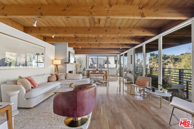 9119 Thrasher Avenue, Los Angeles, CA 90069