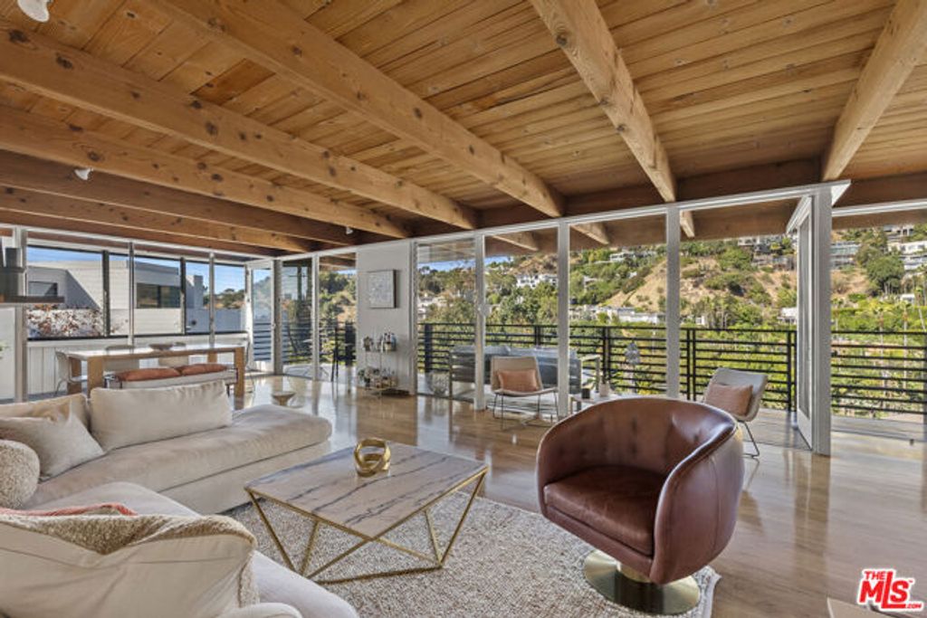 9119 Thrasher Avenue, Los Angeles, CA 90069