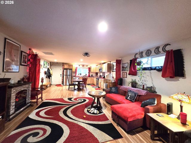 2904 N 3RD St, La Grande, OR 97850