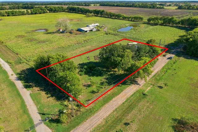 421 S Oak Street, Ector, TX 75439