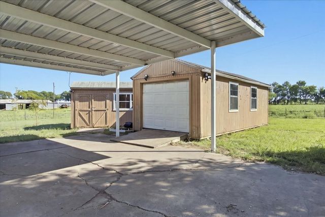 421 S Oak Street, Ector, TX 75439
