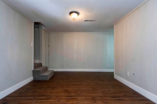 4607 S Chrisman Avenue, Springfield, MO 65804