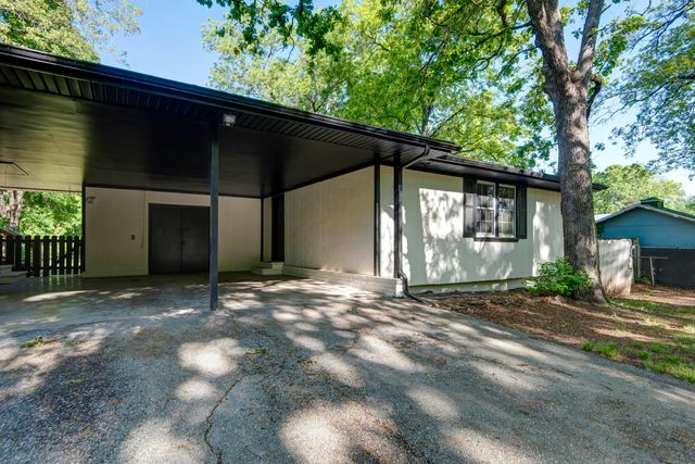 4607 S Chrisman Avenue, Springfield, MO 65804