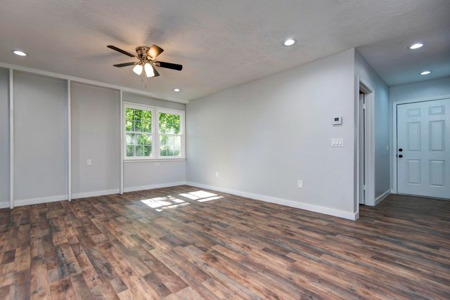 4607 S Chrisman Avenue, Springfield, MO 65804
