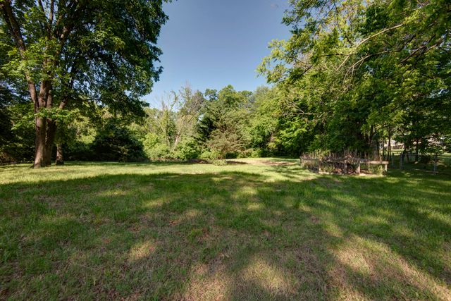 4607 S Chrisman Avenue, Springfield, MO 65804