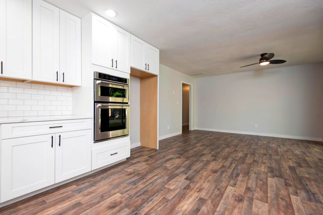4607 S Chrisman Avenue, Springfield, MO 65804