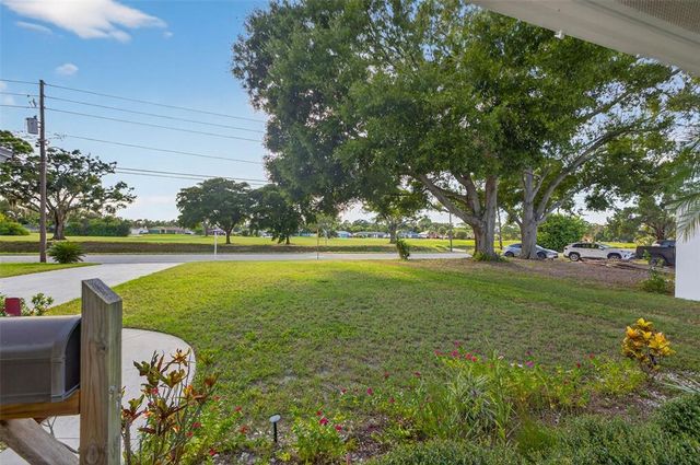 4926 COLUMBUS WAY S, St Petersburg, FL 33712