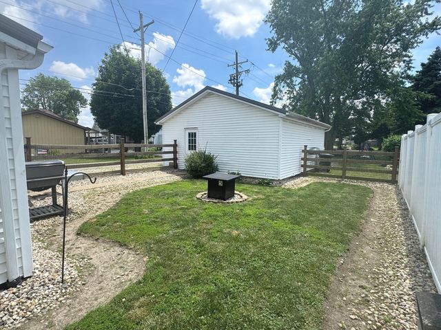 819 W 9th Street, Rushville, IN 46173