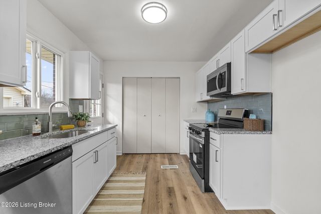 3602 Downing Way, Louisville, KY 40218