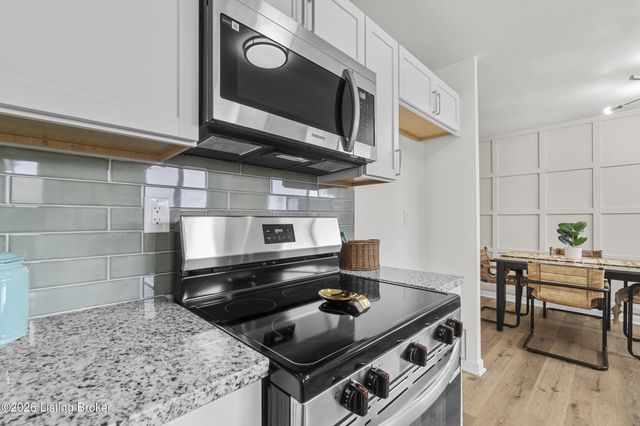 3602 Downing Way, Louisville, KY 40218