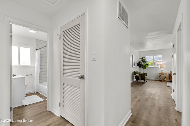 3602 Downing Way, Louisville, KY 40218