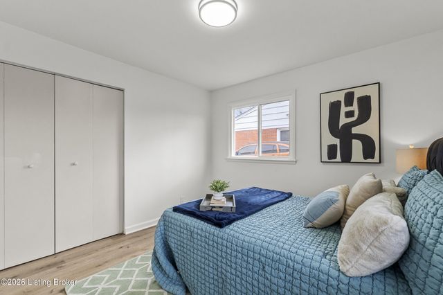 3602 Downing Way, Louisville, KY 40218