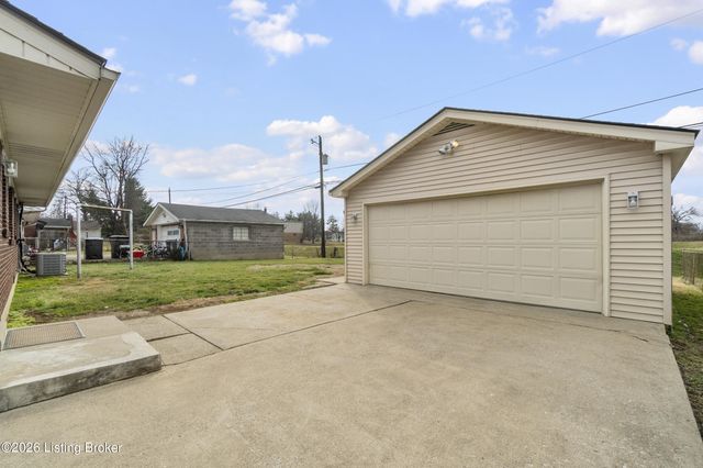 3602 Downing Way, Louisville, KY 40218