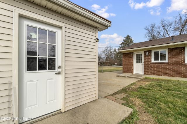 3602 Downing Way, Louisville, KY 40218