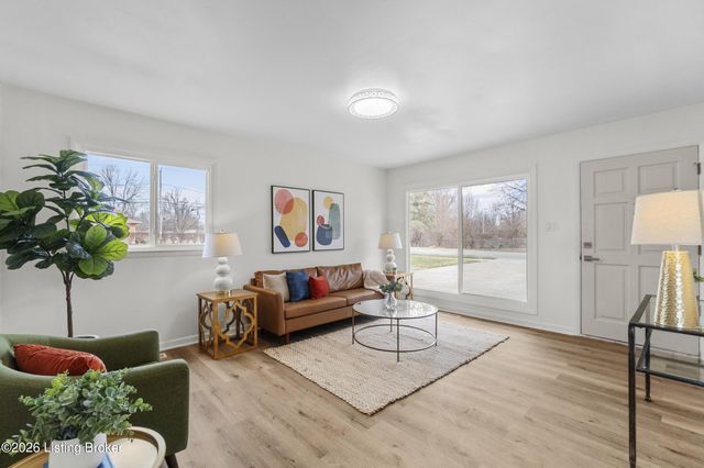 3602 Downing Way, Louisville, KY 40218