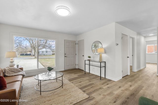 3602 Downing Way, Louisville, KY 40218