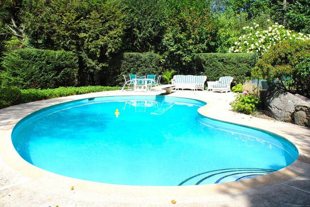 34 Old Rock Lane, Norwalk, CT 06850