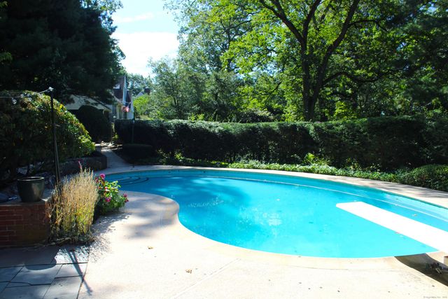 34 Old Rock Lane, Norwalk, CT 06850
