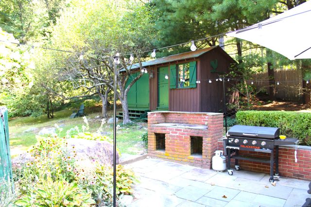34 Old Rock Lane, Norwalk, CT 06850