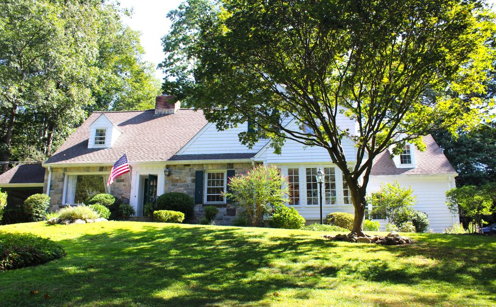 34 Old Rock Lane, Norwalk, CT 06850