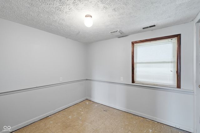 1202 Victoria Drive, Lebanon, IN 46052