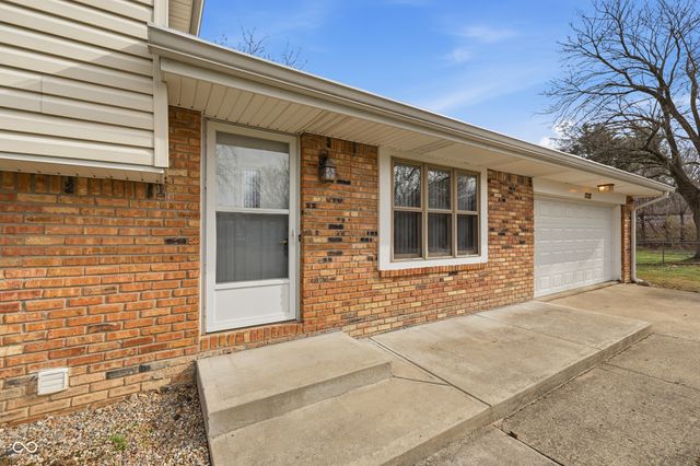 1202 Victoria Drive, Lebanon, IN 46052