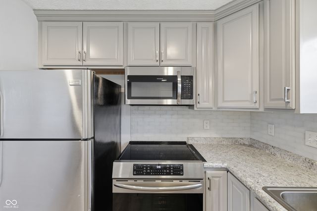 1202 Victoria Drive, Lebanon, IN 46052