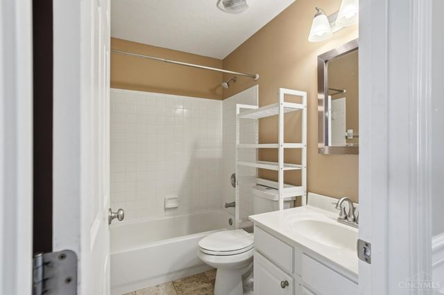 908 Pine Needle Place, Hamilton Twp, OH 45039