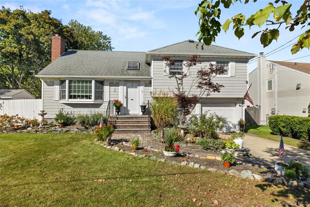 3 Lewis Circle, Babylon, NY 11702 — exterior