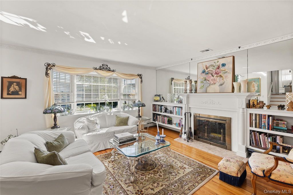 3 Lewis Circle, Babylon, NY 11702 — photo 2