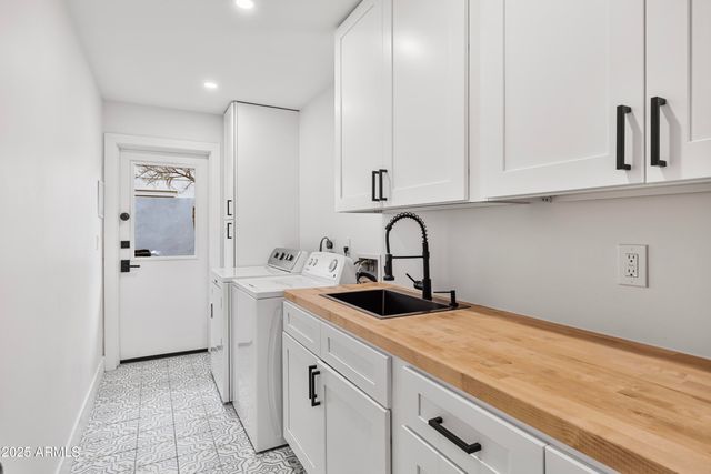 8707 E CLARENDON Avenue, Scottsdale, AZ 85251