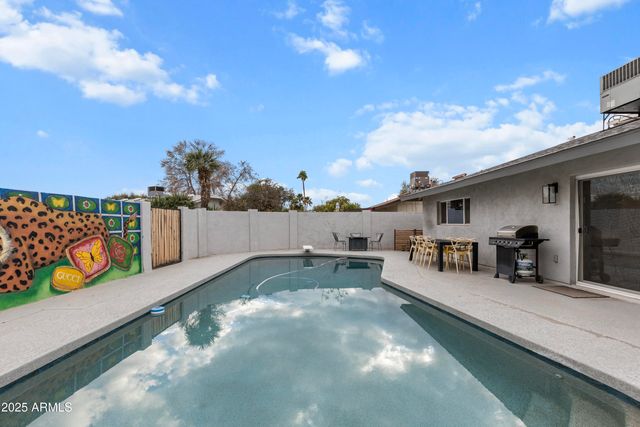 8707 E CLARENDON Avenue, Scottsdale, AZ 85251