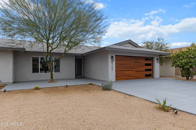 8707 E CLARENDON Avenue, Scottsdale, AZ 85251