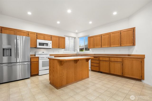 15506 67th Avenue Ct E, Puyallup, WA 98375