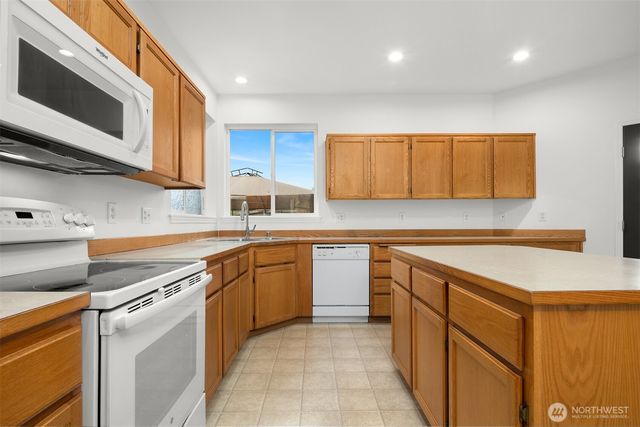 15506 67th Avenue Ct E, Puyallup, WA 98375