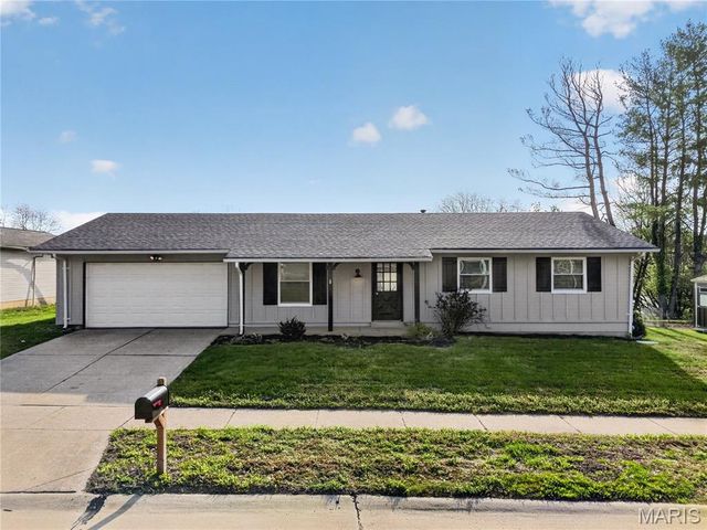 11342 Stonymont Drive, St Louis, MO 63136