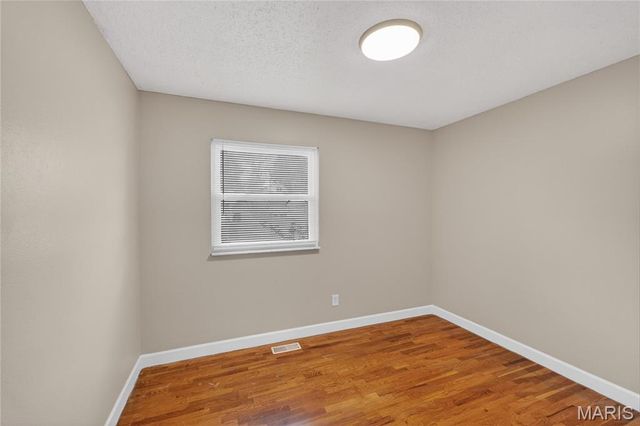 11342 Stonymont Drive, St Louis, MO 63136