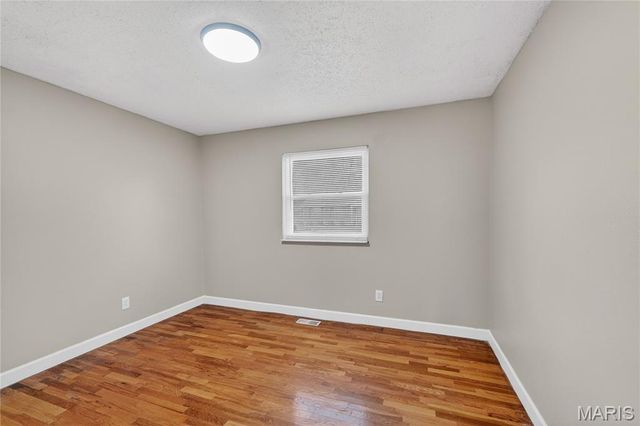 11342 Stonymont Drive, St Louis, MO 63136