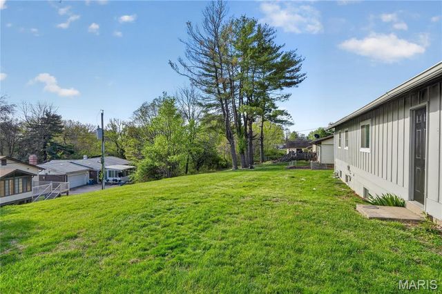 11342 Stonymont Drive, St Louis, MO 63136