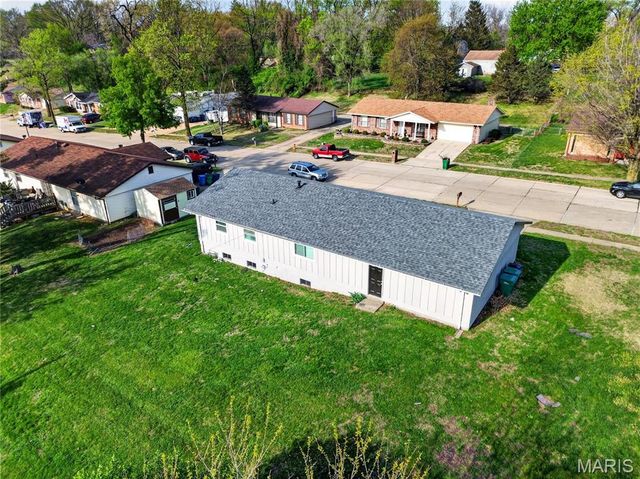 11342 Stonymont Drive, St Louis, MO 63136